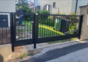 Metallzaun modern – Design trifft Sicherheit von Stahlkraft